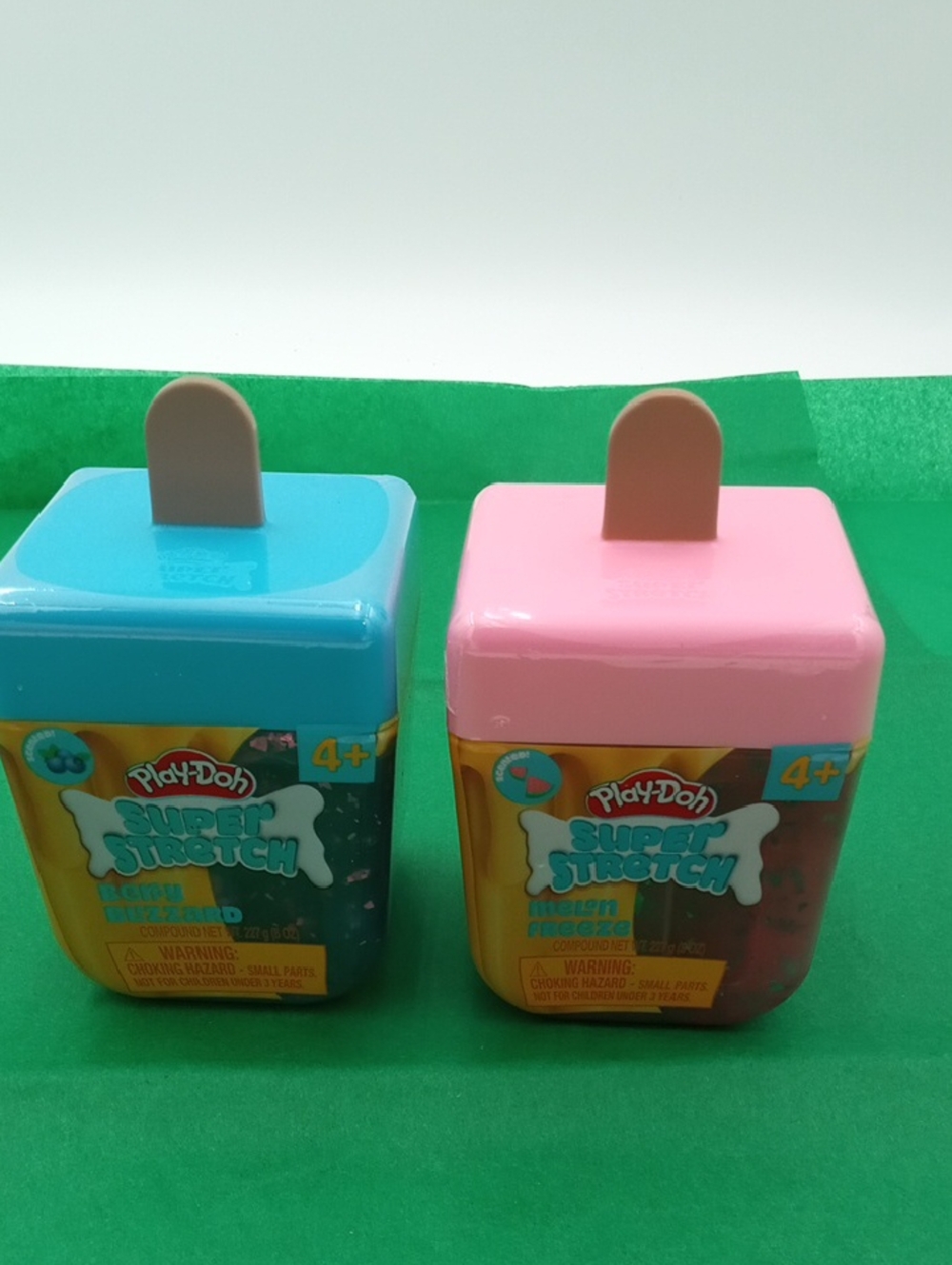 Play-Doh Super Stretch Scented Berry Blizzard And Melon Freeze N I P